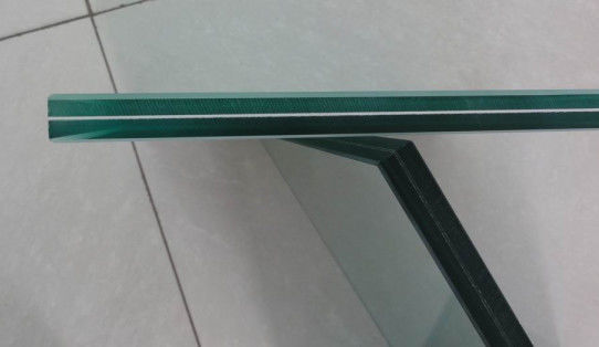가장 많이 팔리는 맑은 다채로운 laminated 유리 온화 유리 공장